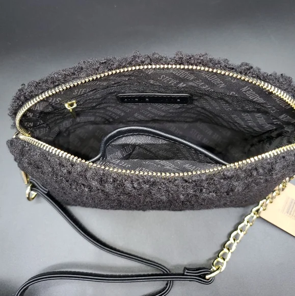 🎉SOLD👜 Steve Madden Faux Sherpa Crossbody - Picture 8 of 11